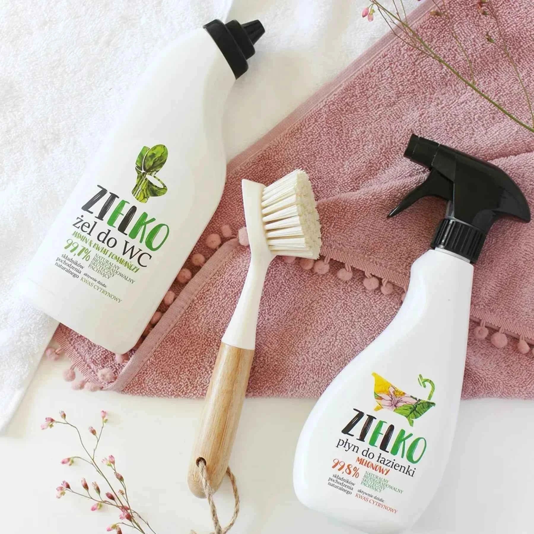 ZIELKO WC-reiniger naast badkamerborstel en reiniger, natuurlijk poetsen met stijl.